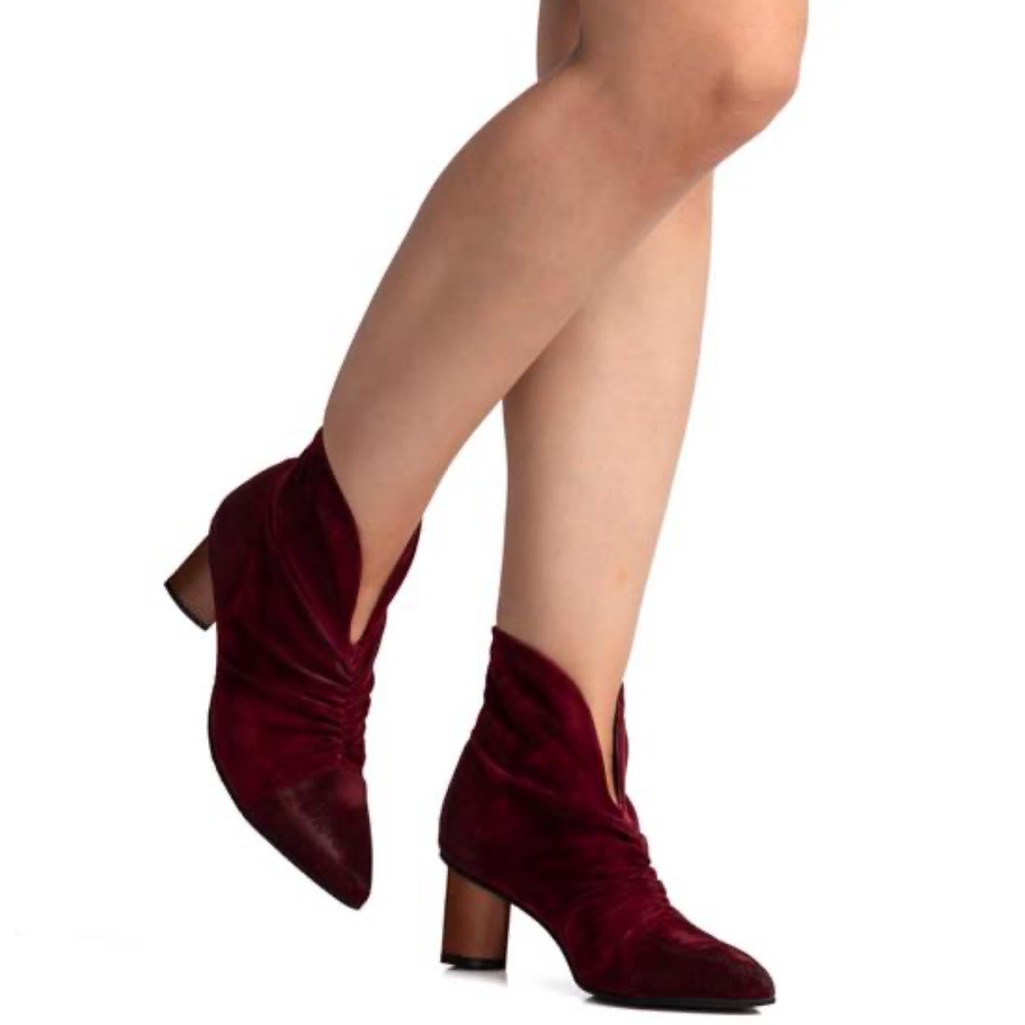 Antelope Hetty Suede Heel Boots In Bordeaux Size: 39